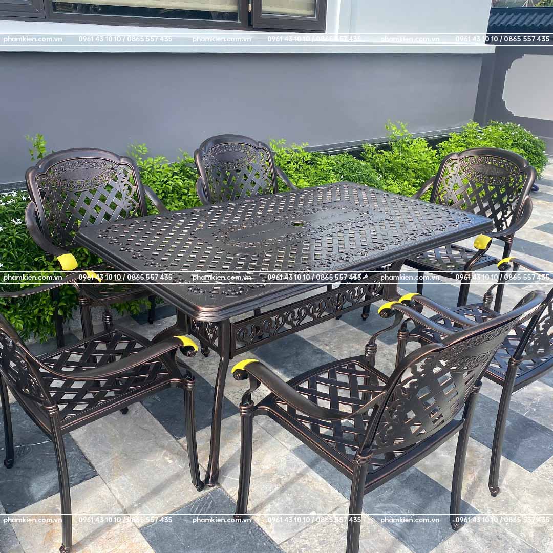 Bàn ghế sân vườn ngoài trời